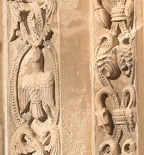 scultpure du portail de l'abbatiale