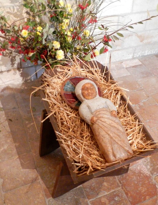 Enfant-Jésus dans la mangeoire